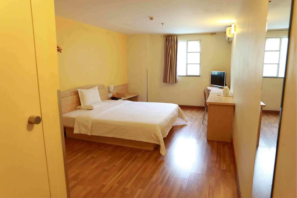 7Days Inn Chongqing Wanzhou District Gaosun Pond Chongbai Стая снимка